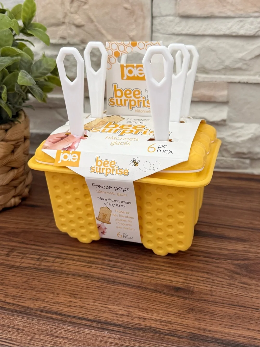 🆕 Joie Bee Surprise Yellow Freeze Pop Honeycomb Mold with White Handles - 6 Pack
